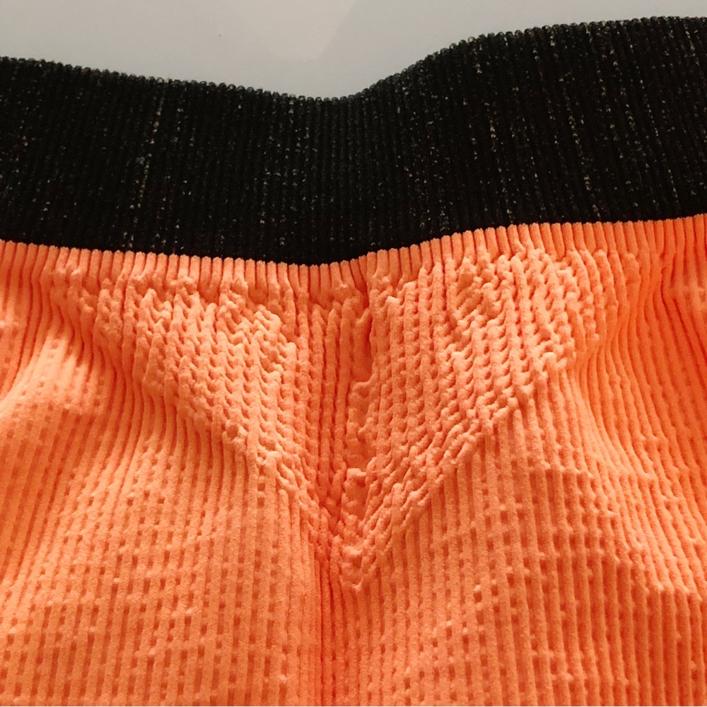 NWT FREE PEOPLE Seamless Short in Peach Horizon Size Med/Large - Picture 7 of 16